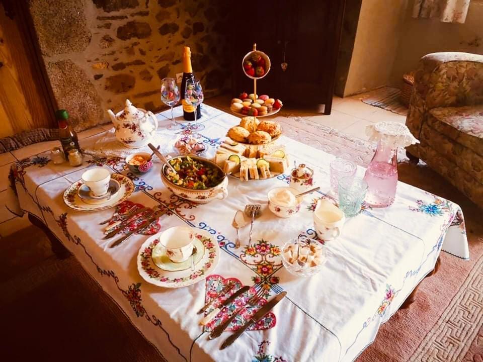 Maison Blanche De Hudson Cussac  Extérieur photo