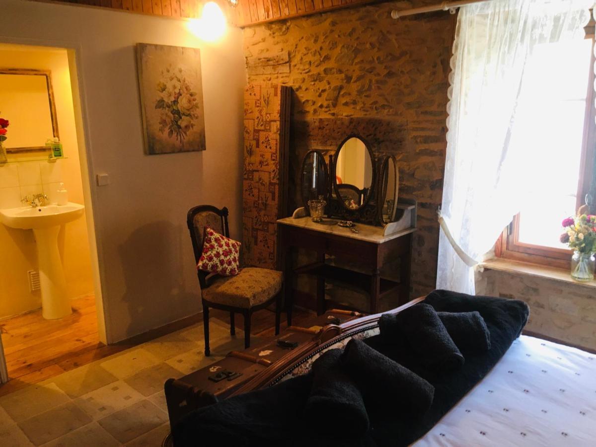 Maison Blanche De Hudson Cussac  Extérieur photo